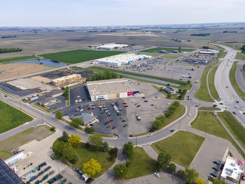 More Photos Of 1200 E Susan Dr, Marshall Freestanding For Lease