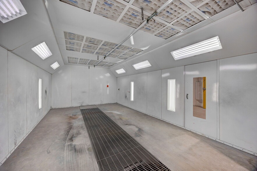 More Photos Of 1001 E Skagway Ave, Tampa Warehouse For Lease