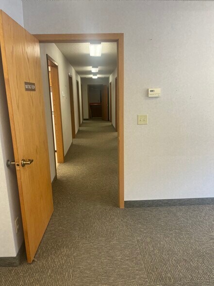 More Photos Of 318 1st St SW, New Richland Office For Sale