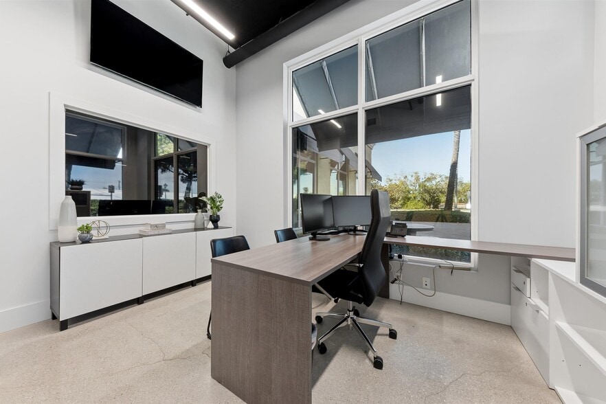 More Photos Of 826 N Dixie Hwy, Lantana Apartments For Sale