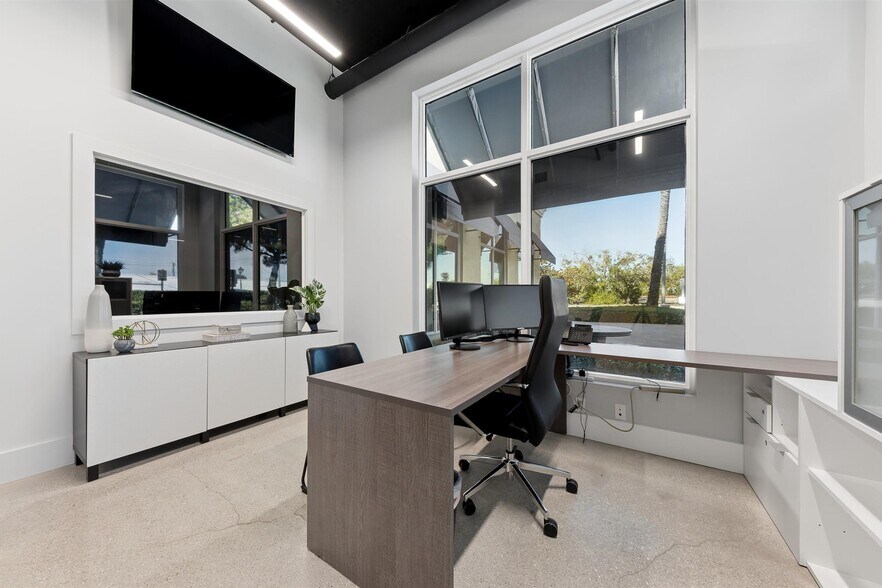 More Photos Of 826 N Dixie Hwy, Lantana Apartments For Sale