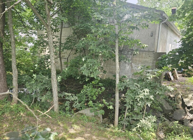 More Photos Of 20 Main St, Schwenksville Manufacturing For Sale