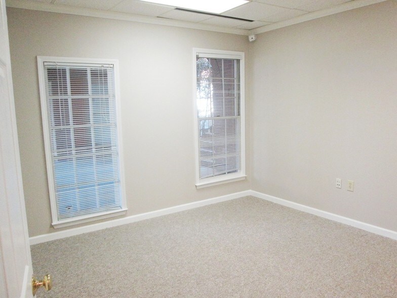 More Photos Of 3867 Holcomb Bridge Rd, Peachtree Corners Office For Lease