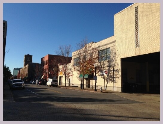 More Photos Of 620 President Clinton Ave, Little Rock Light Distribution For Sale