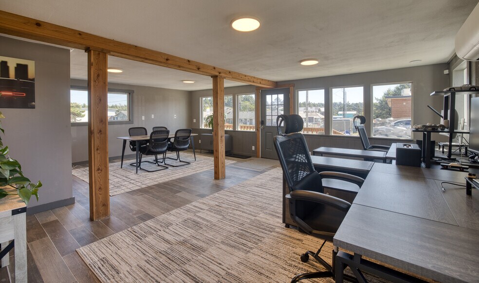 More Photos Of 40 Main St, Pacific Beach Flex For Sale