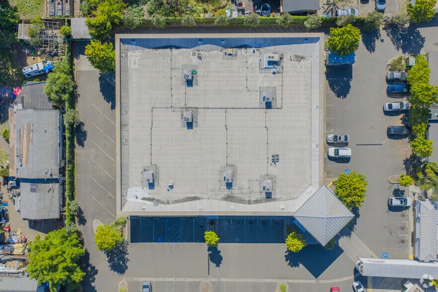 More Photos Of 937-955 Stony Point Rd, Santa Rosa Drugstore For Sale