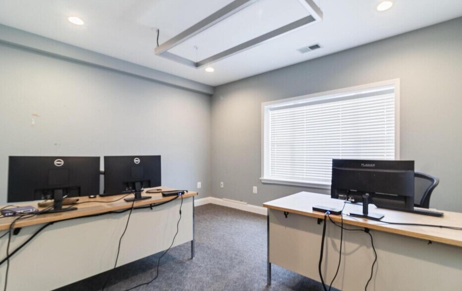 More Photos Of 28265 Three Notch Rd, Mechanicsville Freestanding For Lease