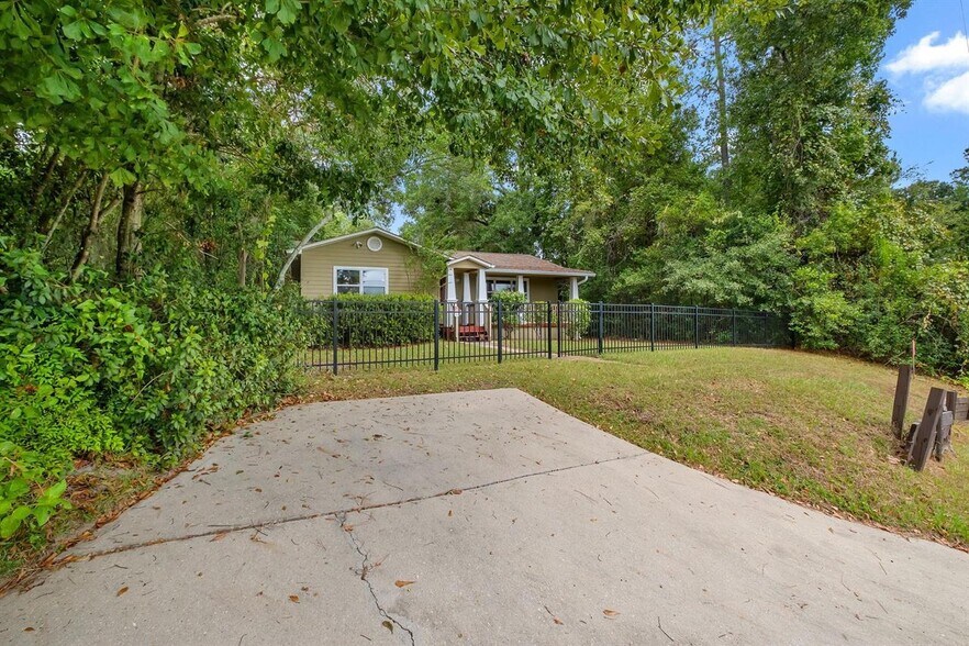 More Photos Of 1320 Cherry Laurel St, Tallahassee Office Residential For Sale