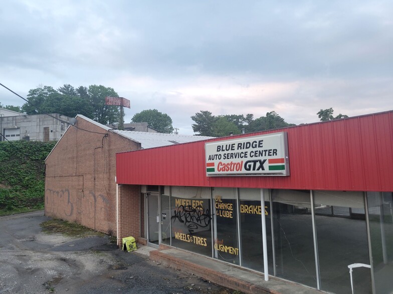 Primary Photo Of 1235 Asheville Hwy, Hendersonville Auto Repair For Sale