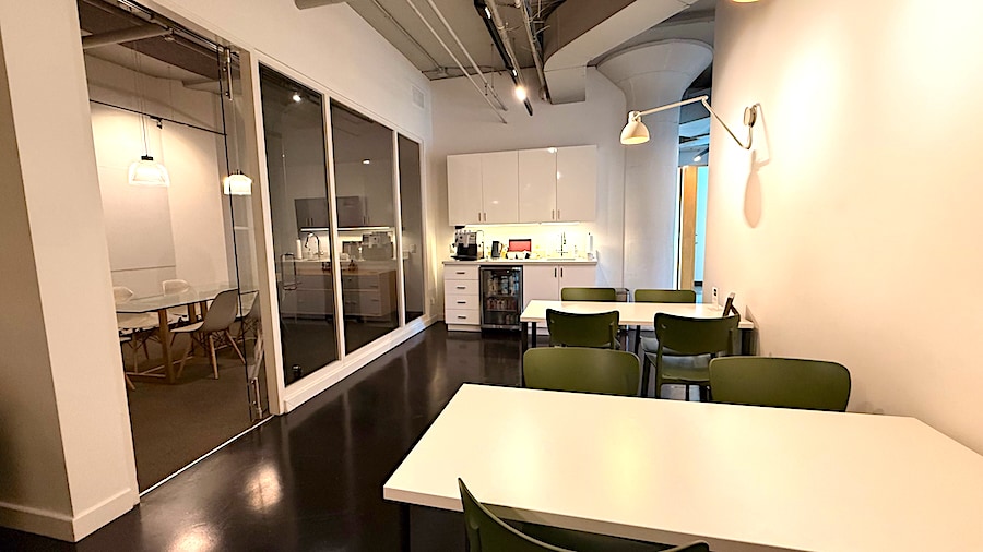 More Photos Of 119 Spadina Ave, Toronto Loft Creative Space For Lease