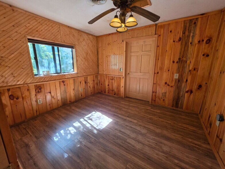 More Photos Of N12757 Rindahl Valley Rd, Osseo Warehouse For Lease
