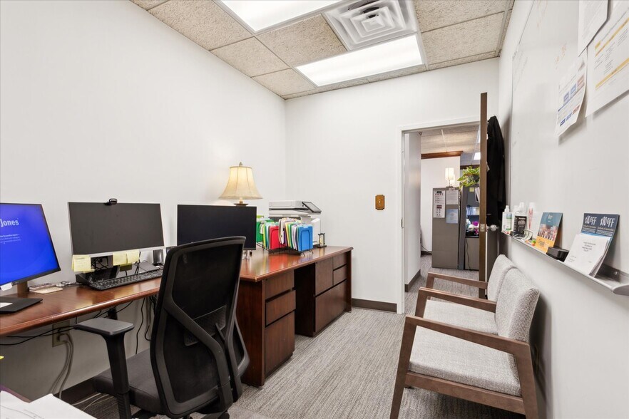 More Photos Of 732 Thimble Shoals Blvd, Newport News Office For Sale
