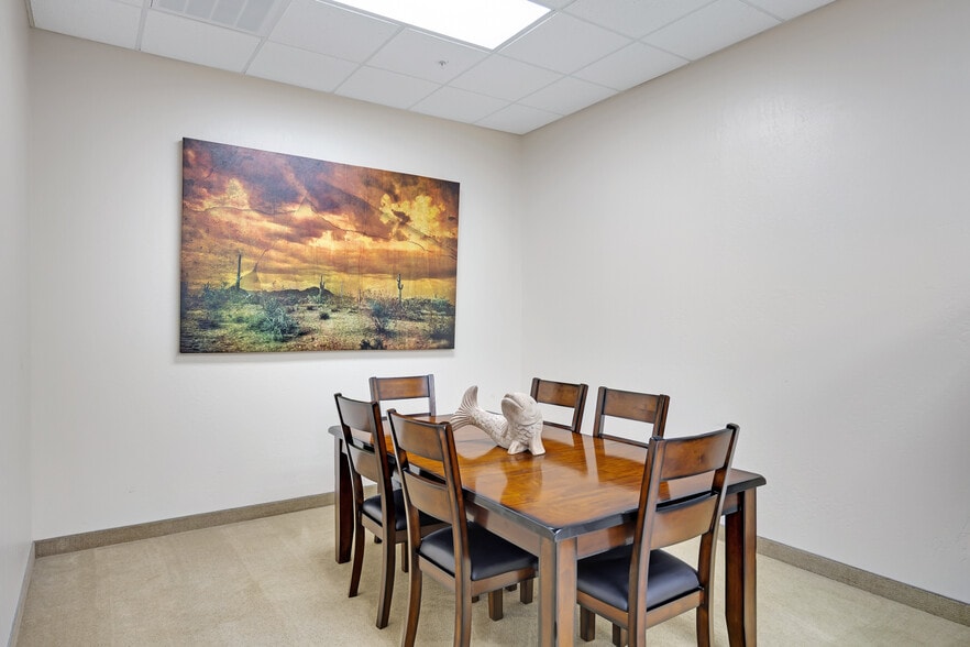 More Photos Of 10555 N 114th St, Scottsdale Office For Sale