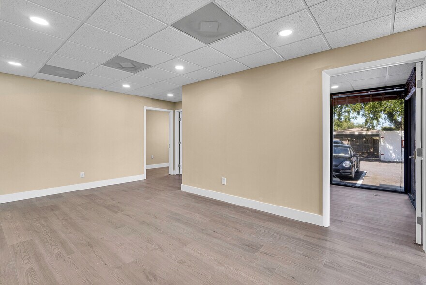 More Photos Of 5666 Seminole Blvd, Seminole Office For Sale