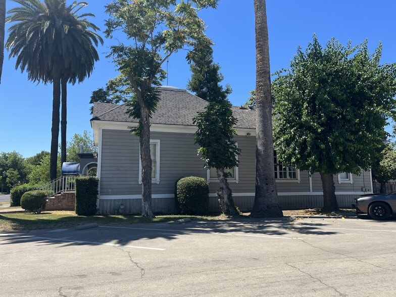 751 W 18th St, Merced, CA 95340 Office For Sale