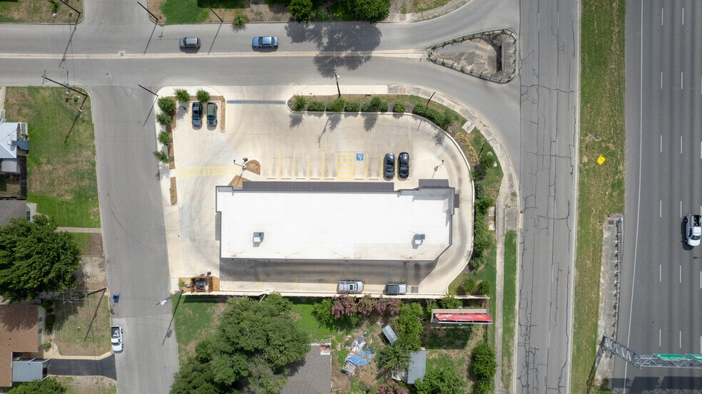 More Photos Of 1430 Unicorn Ave, New Braunfels Storefront For Lease