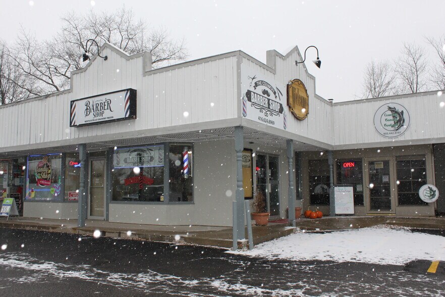 More Photos Of 1648 Taunton, Clarington Restaurant For Lease