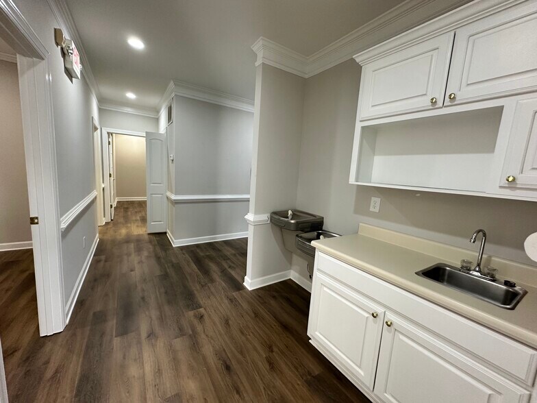 More Photos Of 1875 Old Alabama Rd, Roswell Medical For Lease