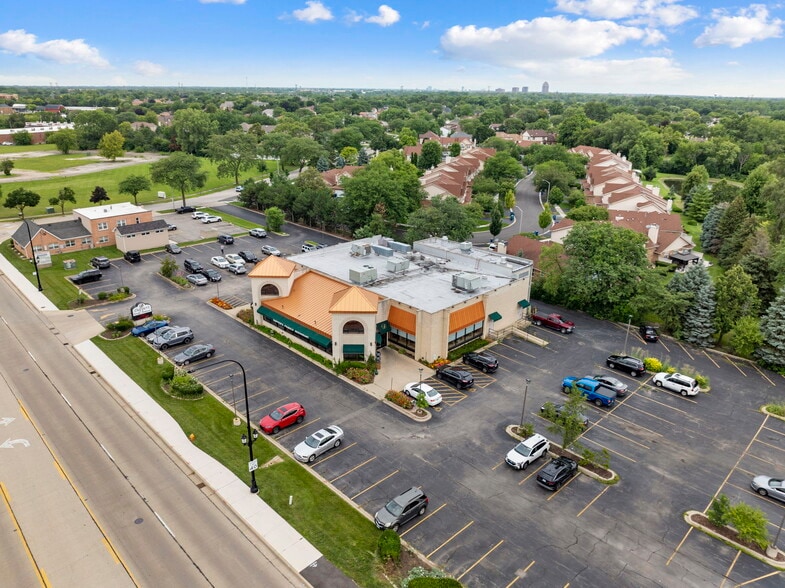 More Photos Of 980 W Lake St, Addison Restaurant For Sale