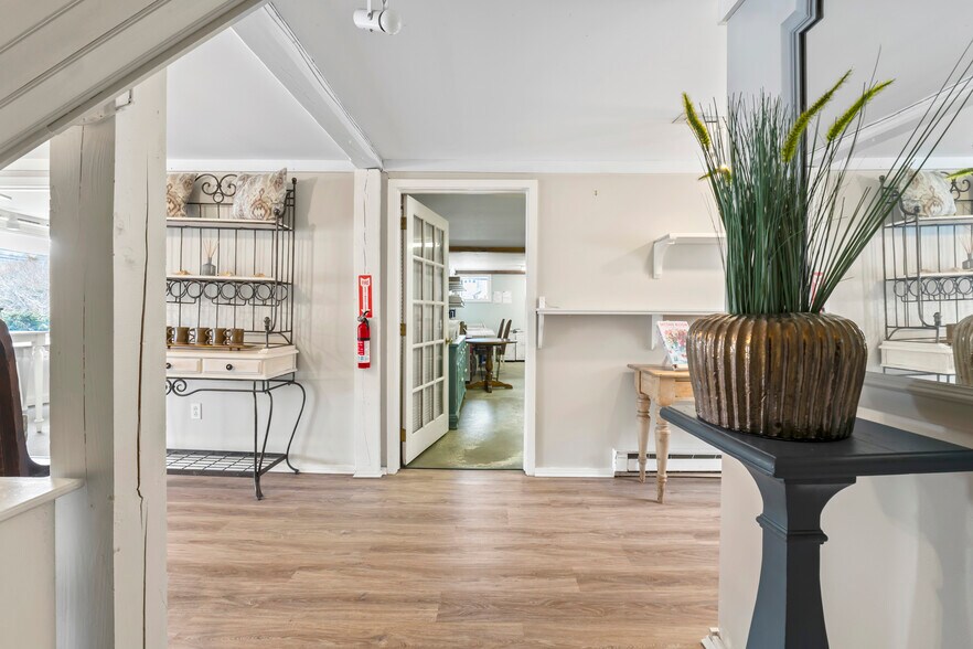 More Photos Of 2049 Post Rd, Wells Storefront Retail Office For Sale