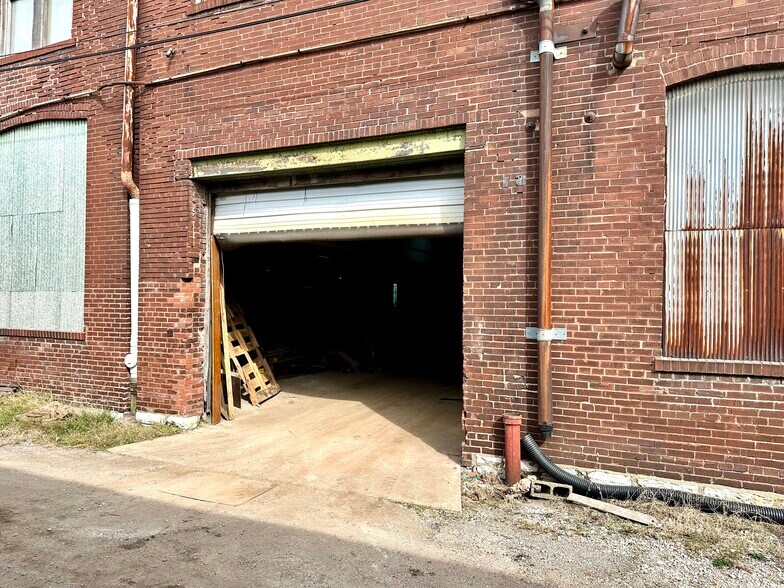 More Photos Of 5215 N 2nd St, Saint Louis Warehouse For Sale