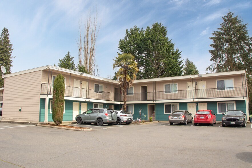 More Photos Of 812 10th St NE, Auburn Apartments For Sale