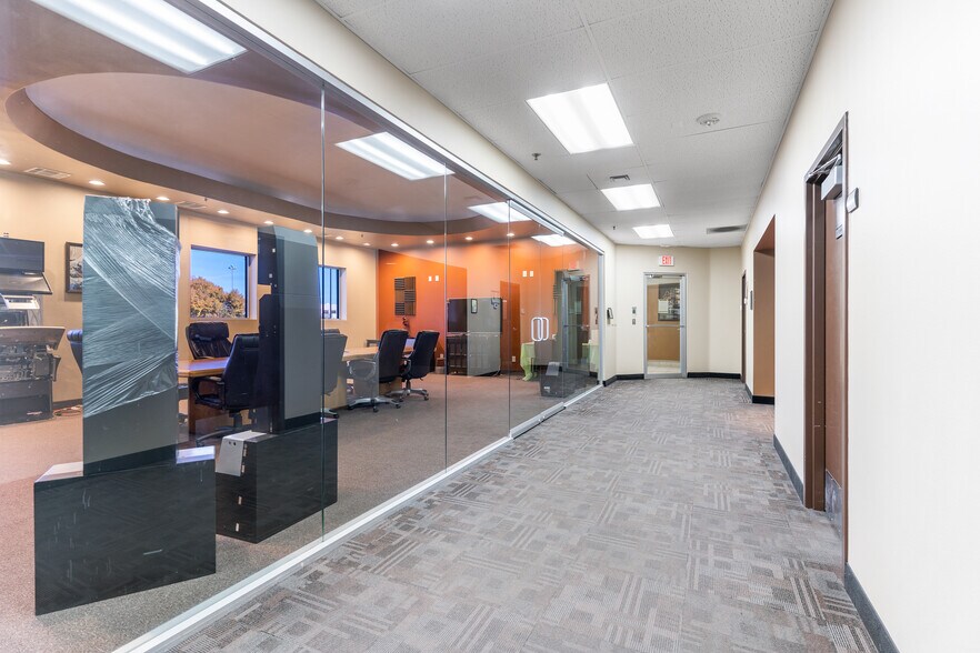 More Photos Of 745 Grier Dr, Las Vegas Warehouse For Lease