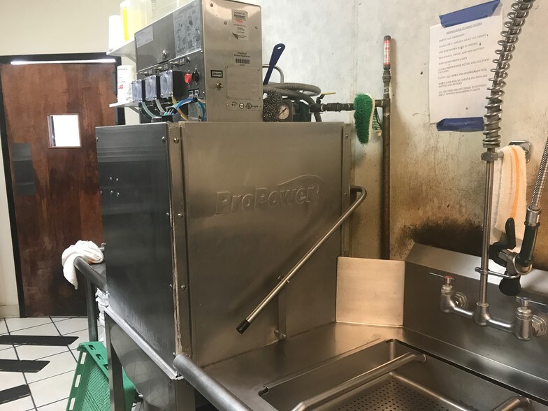 More Photos Of 12015-12033 Antioch Rd, Trevor Freestanding For Lease