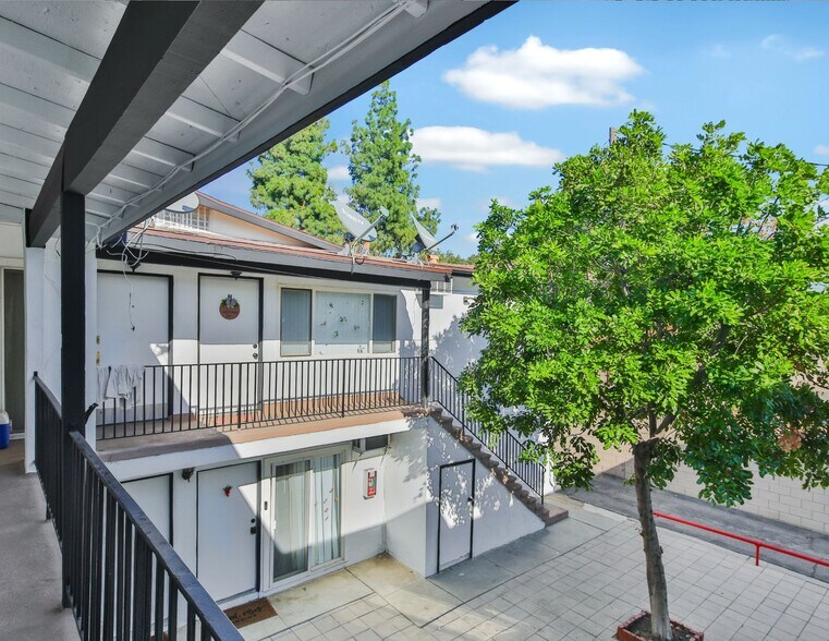 More Photos Of 1425 W Stoneridge Ct, Ontario Apartments For Sale