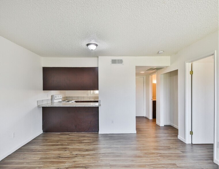 More Photos Of 46595 Vargas Rd, Indio Apartments For Sale