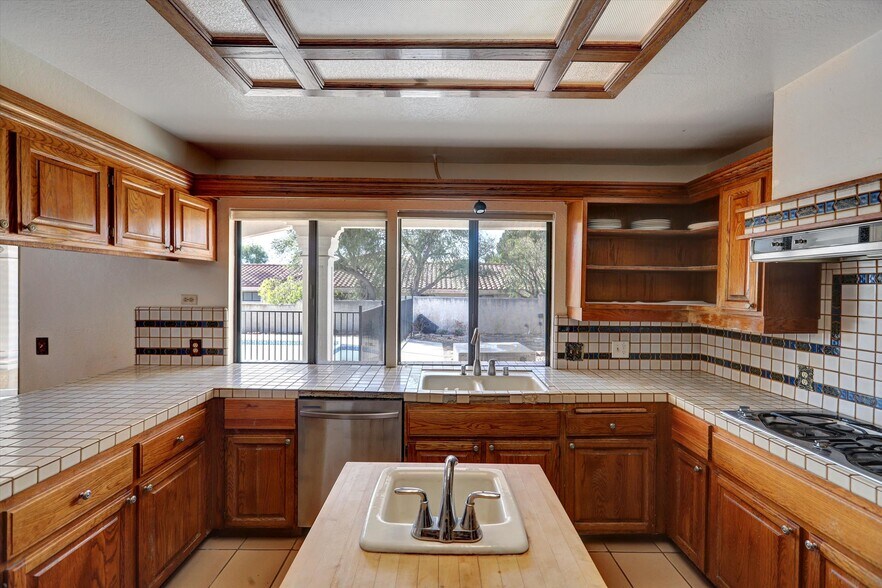 More Photos Of 784 Pomello Dr, Claremont Assisted Living For Lease