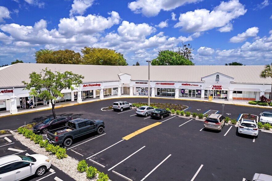 More Photos Of 8793 Tamiami Trl E, Naples Unknown For Lease