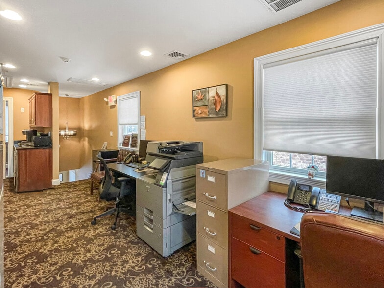 More Photos Of 146 Maple Ave, New City Office For Sale