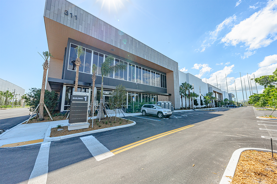 More Photos Of 311 Racetrack Loop, Pompano Beach Unknown For Lease