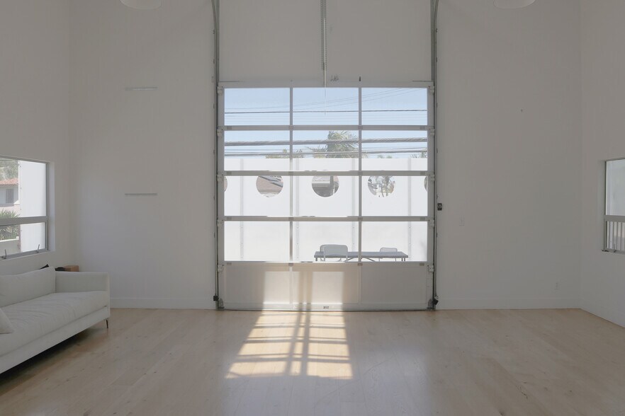 More Photos Of 1421 ABBOT KINNEY, Venice Office For Lease