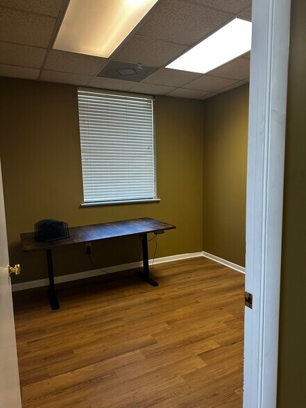 More Photos Of 3285 Associate Dr, North Charleston Light Distribution For Sale