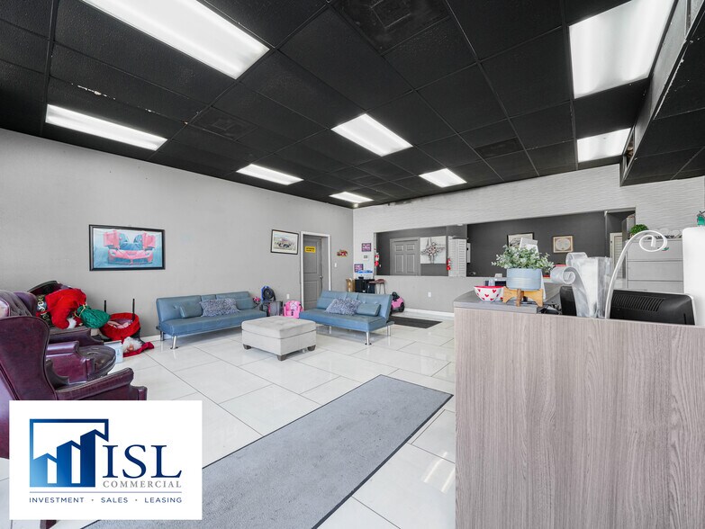 More Photos Of 140 W Carroll St, Kissimmee Auto Dealership For Lease