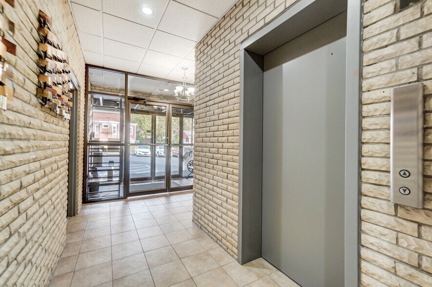 More Photos Of 3012 Glenmore Ave, Cincinnati Medical For Lease