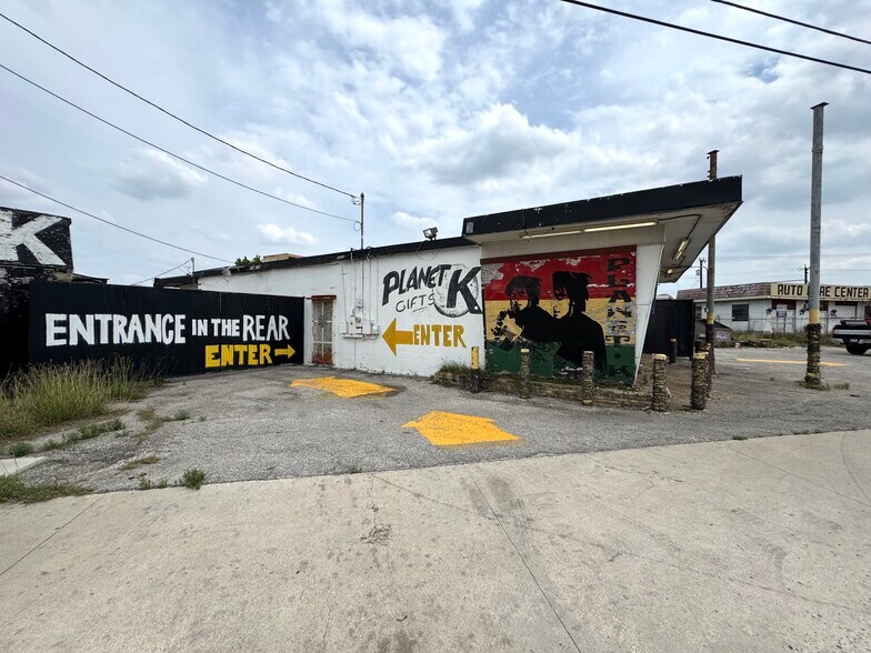 More Photos Of 2130 Austin Hwy, San Antonio General Retail For Sale