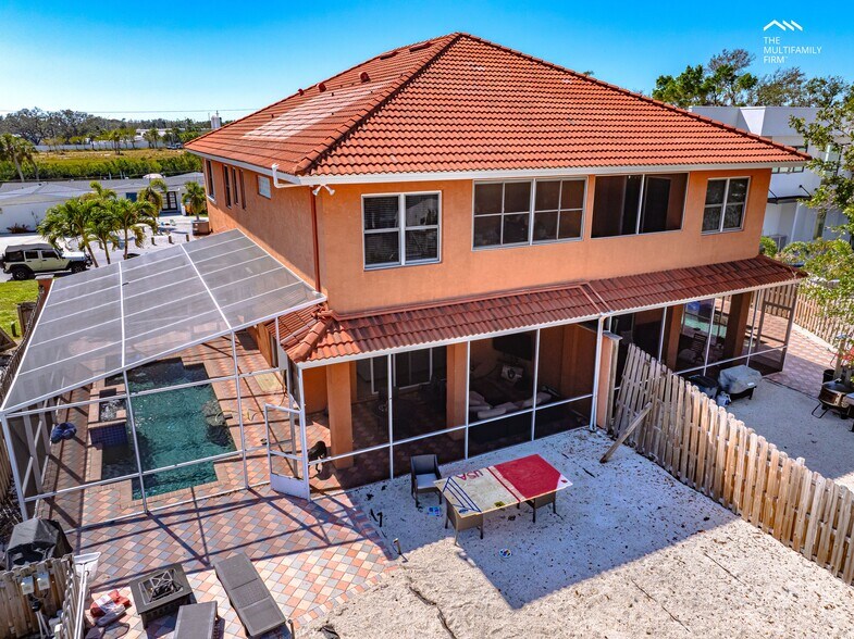 More Photos Of 2119- 2125 Montclair Dr, Sarasota Apartments For Sale