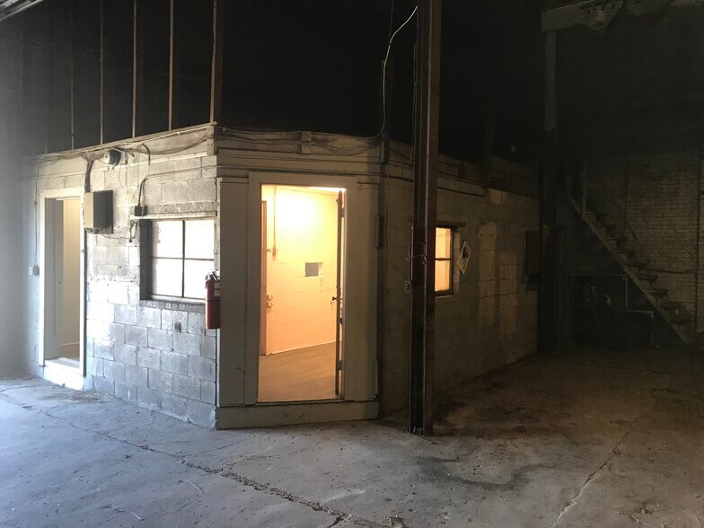 More Photos Of 147 Nebraska, Memphis Warehouse For Sale