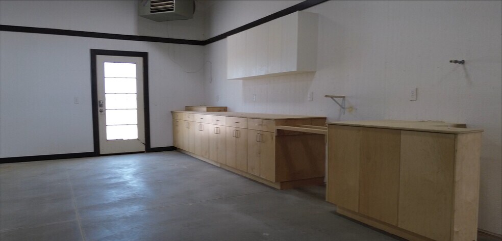 More Photos Of 2810 McCornick rd, Delta Industrial For Lease