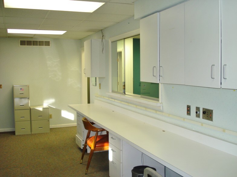 More Photos Of 575 N Kellogg St, Galesburg Medical For Lease