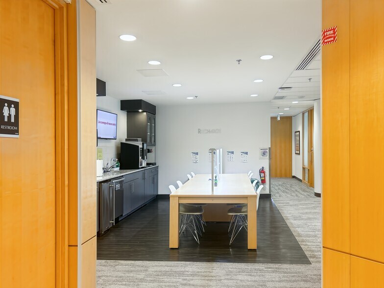 More Photos Of 1959 Upper Water St, Halifax Coworking Space