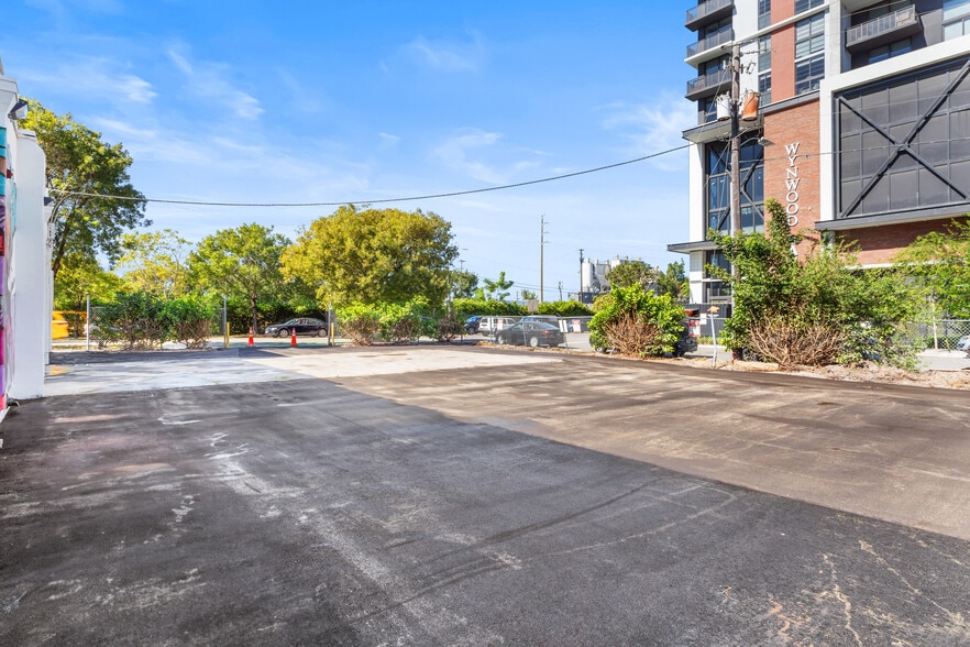 More Photos Of 1731 N Miami Ave, Miami General Retail For Lease