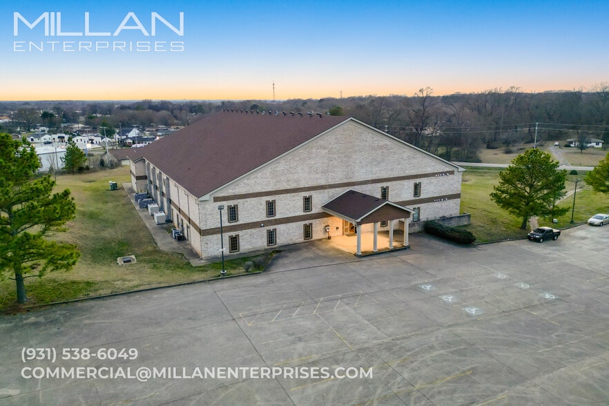 Primary Photo Of 303 Fairview Ln, Clarksville Medical For Lease