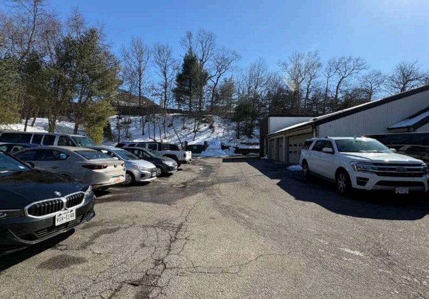 More Photos Of 324 E Main St, Smithtown Freestanding For Sale