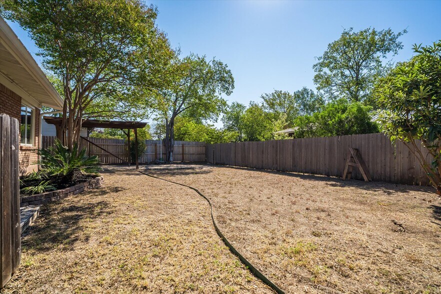 More Photos Of 2117 Shoalmont Dr, Austin Office Residential For Sale