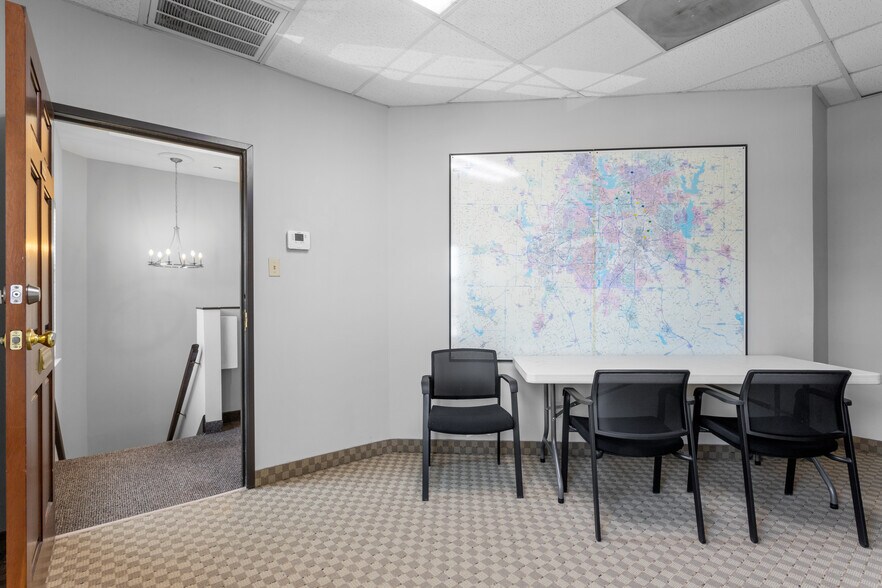 More Photos Of 17734 Preston Rd, Dallas Office For Sale
