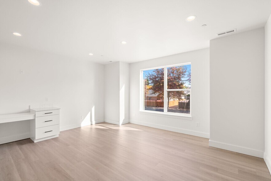 More Photos Of 1801 SE Brookwood Ave, Hillsboro Specialty For Sale